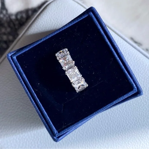 Swarovski “Millenia” Ear Cuff - Picture 7 of 10